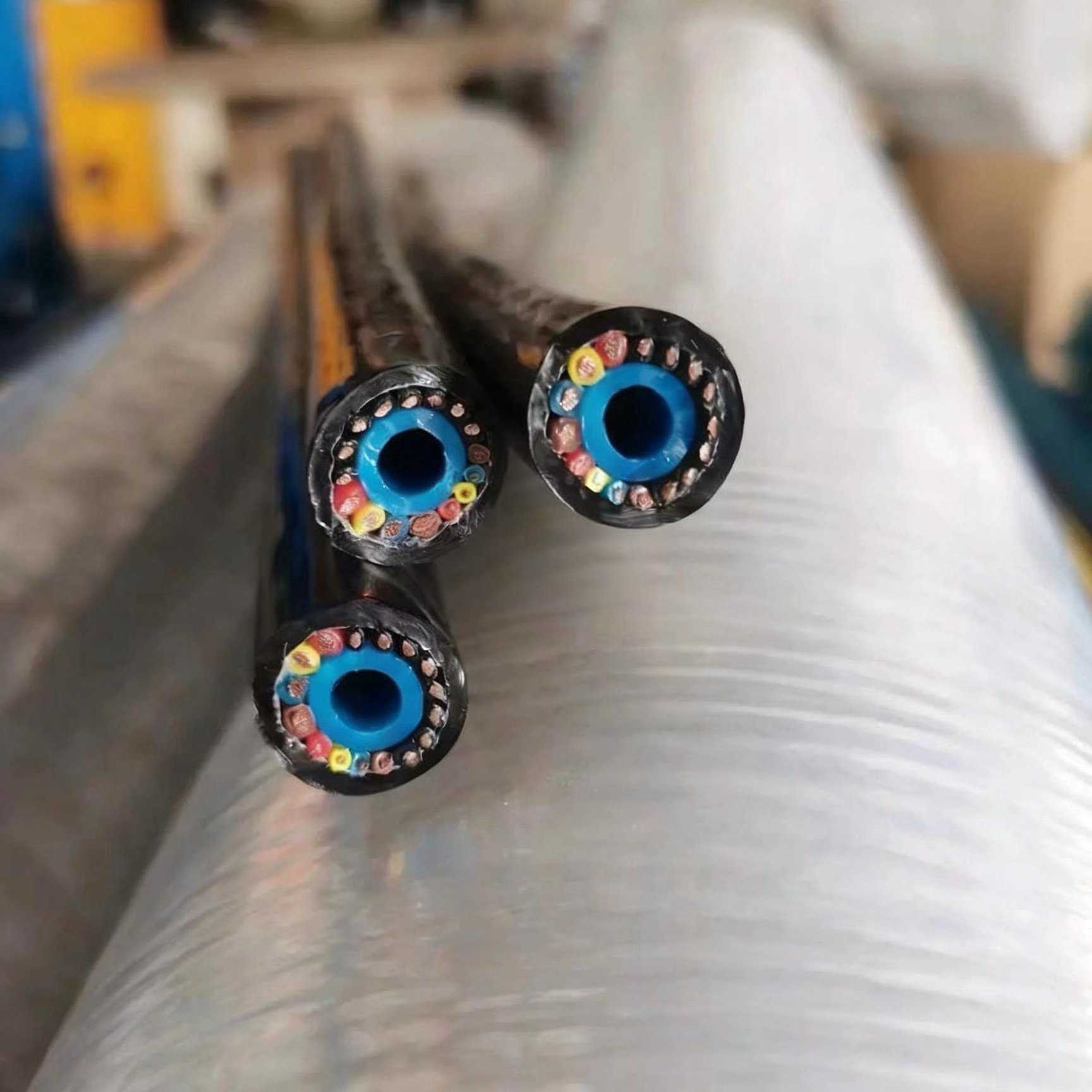 ROV umbilical cable with integrated hydraulic hose and electrical cores.jpg
