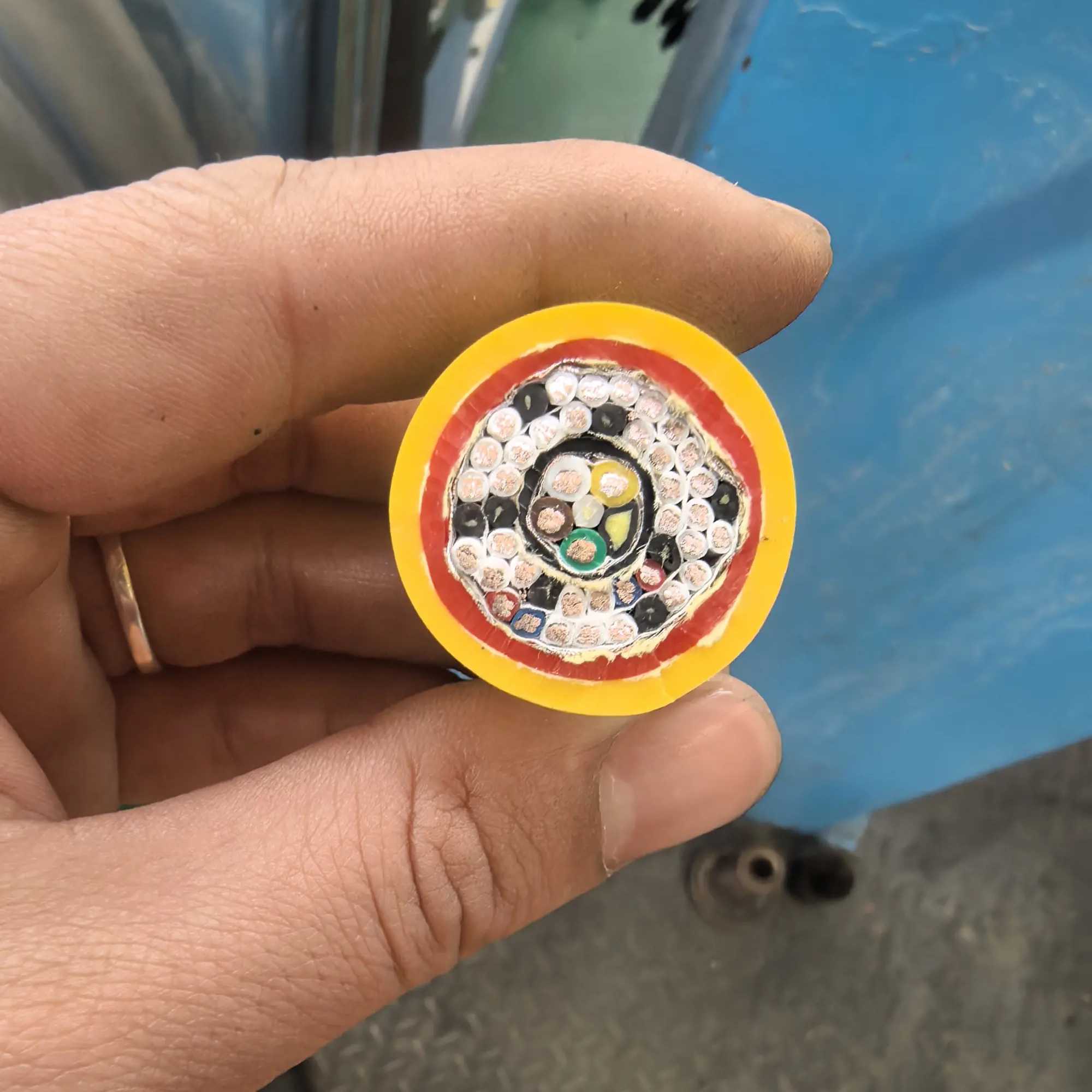ROV umbilical tether cable design with multiple functional cores.jpg