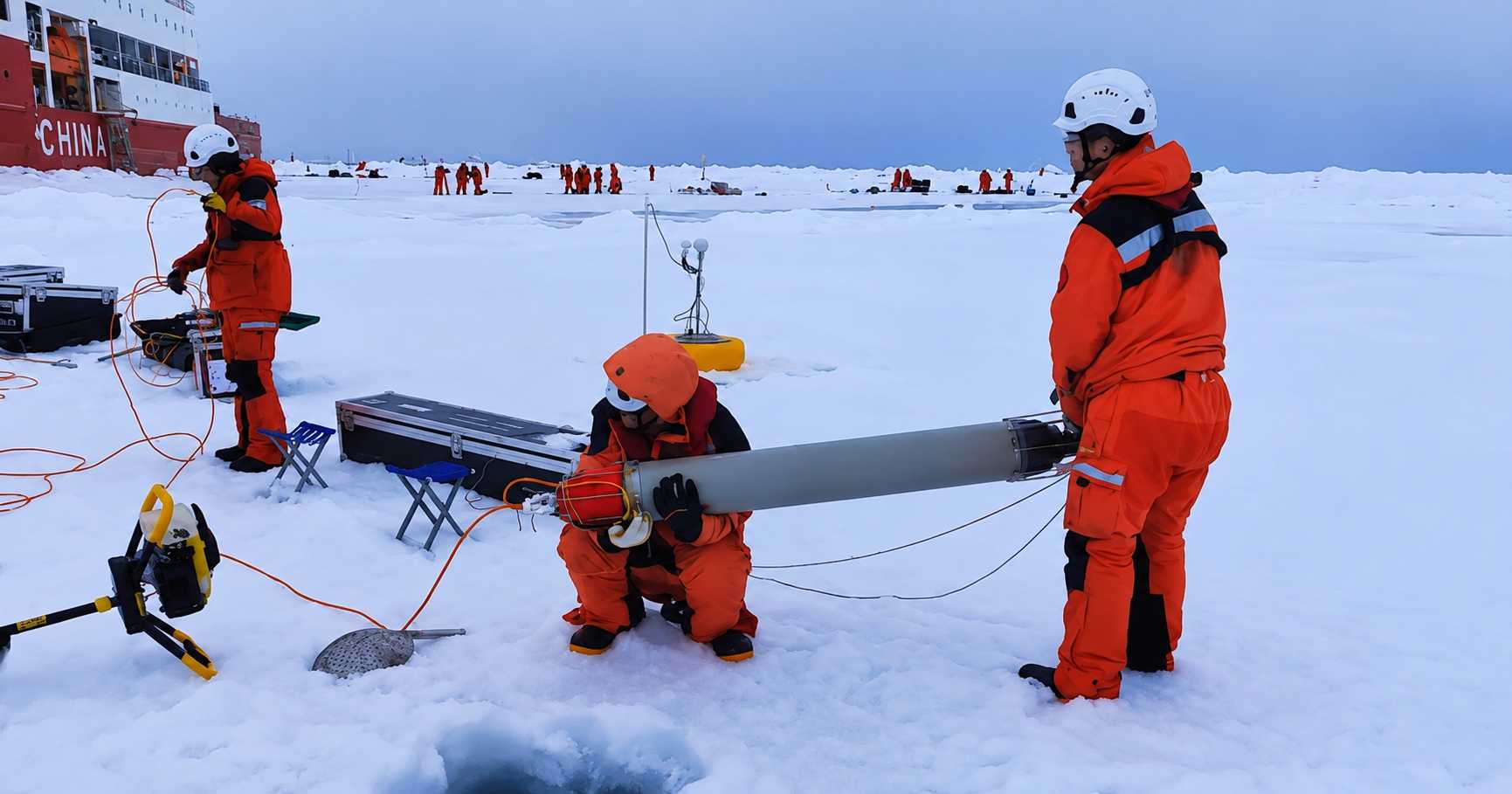 Arctic research operations using low temperature resistant cables produced by RouLine for ice drilling systems.jpg